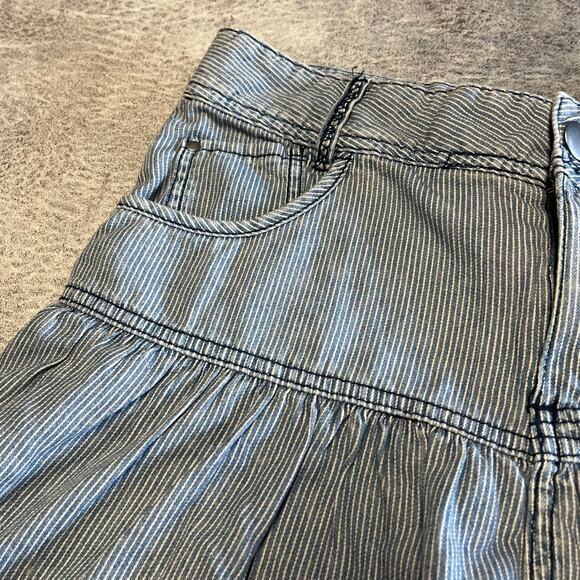 Pinstripe Mini Pleated H&M Skirt - Picture 2 of 7